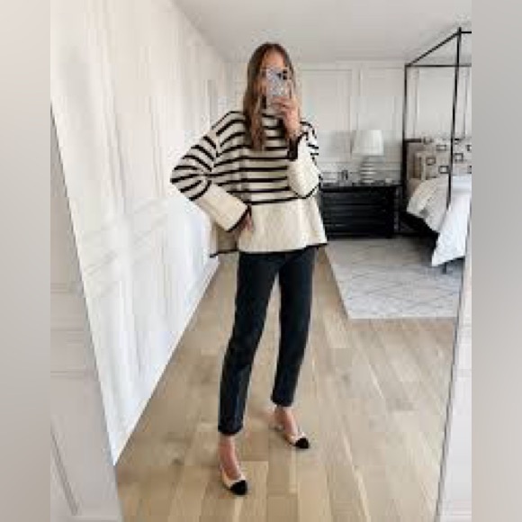 TOTEME Striped wool-blend turtleneck sweater- beige - Picture 5 of 12